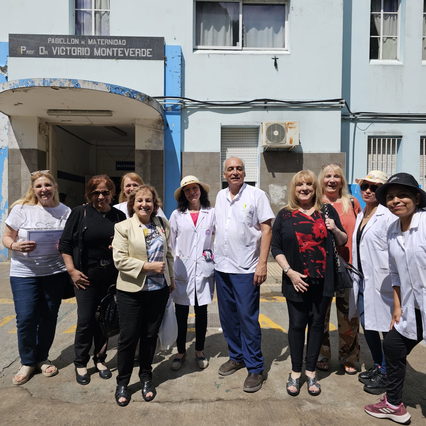 Donación de mobiliario al Hospital Piñero